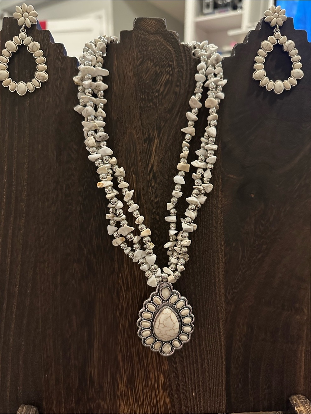 White Howlite Beaded Pendant Necklace and Earring Set S925
